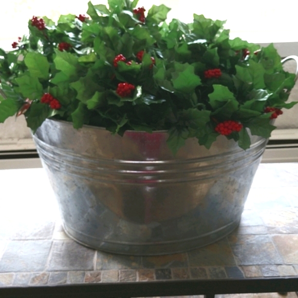 CHRISTMAS "Galvanized Washtub" Portable Bar / Decorative Container NWT - Picture 3 of 10
